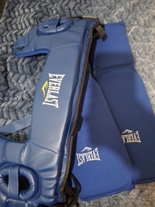 Продам куртку и обувь