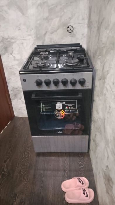 Продам газовую плиту
