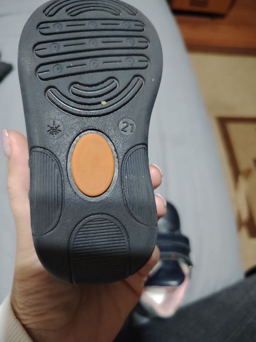 Vând ghetuțe din piele ,. 80 lei