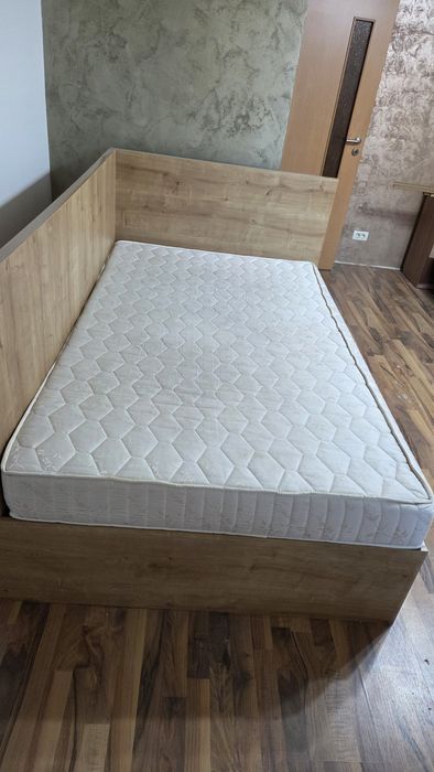 Pat cu saltea 200/140
