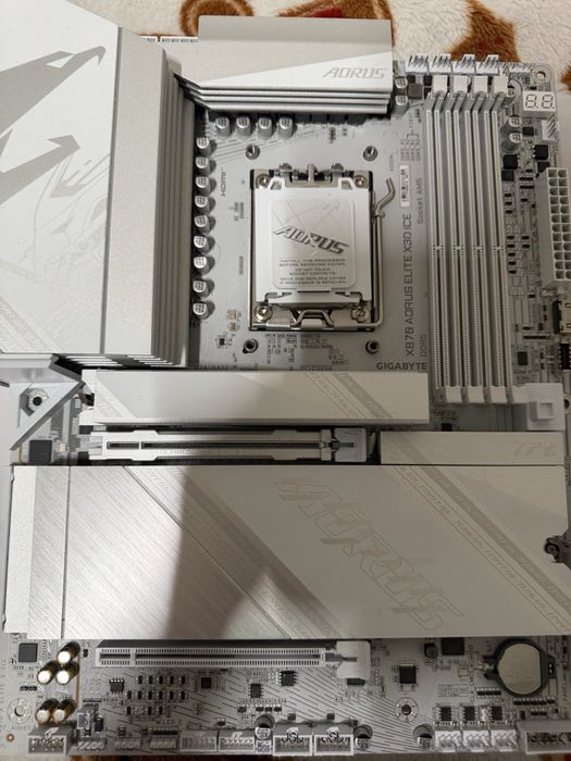 Gigabyte X870EAorus Elite X3D Ice (белая)