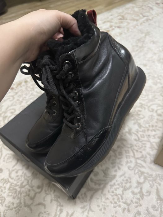 Зимние кроссовки 38