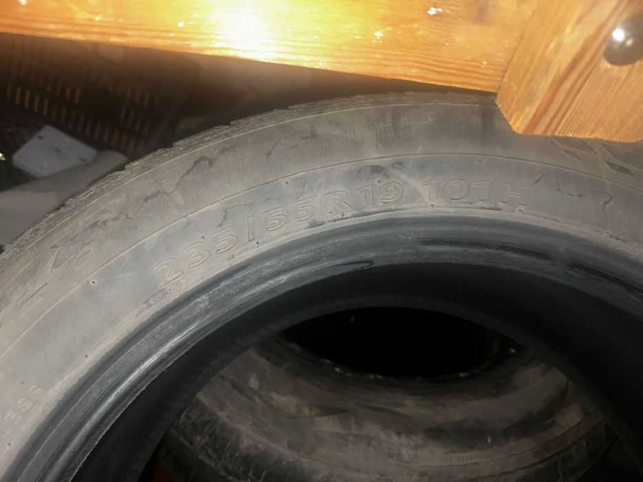 Продам 2 комплекта резины 235/55/19r