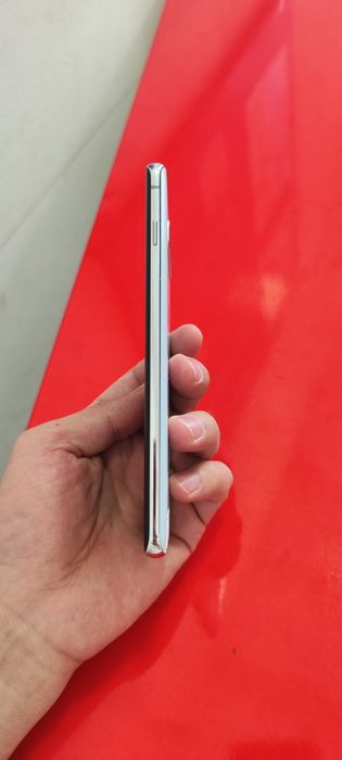 Samsung S10. Ideal