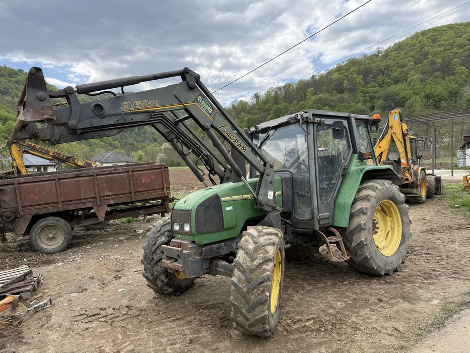 John deere 3300 cu încarcator frontal
