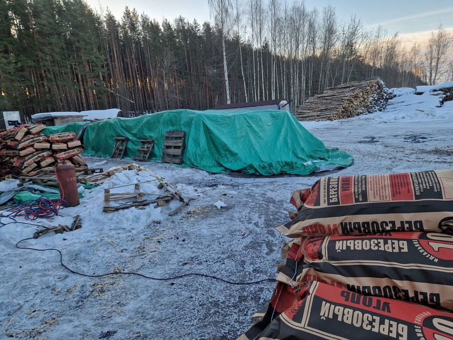 Берёзовый уголь.