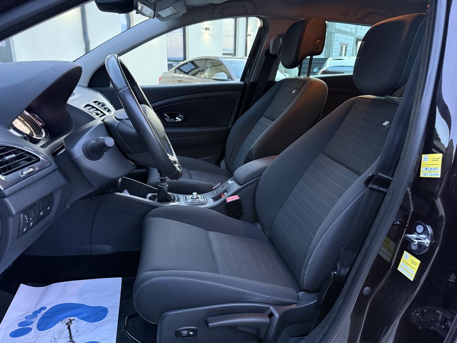 Renault Megane 1.5dci-218.000-2015-Limited Line-R-Link-impecabila
