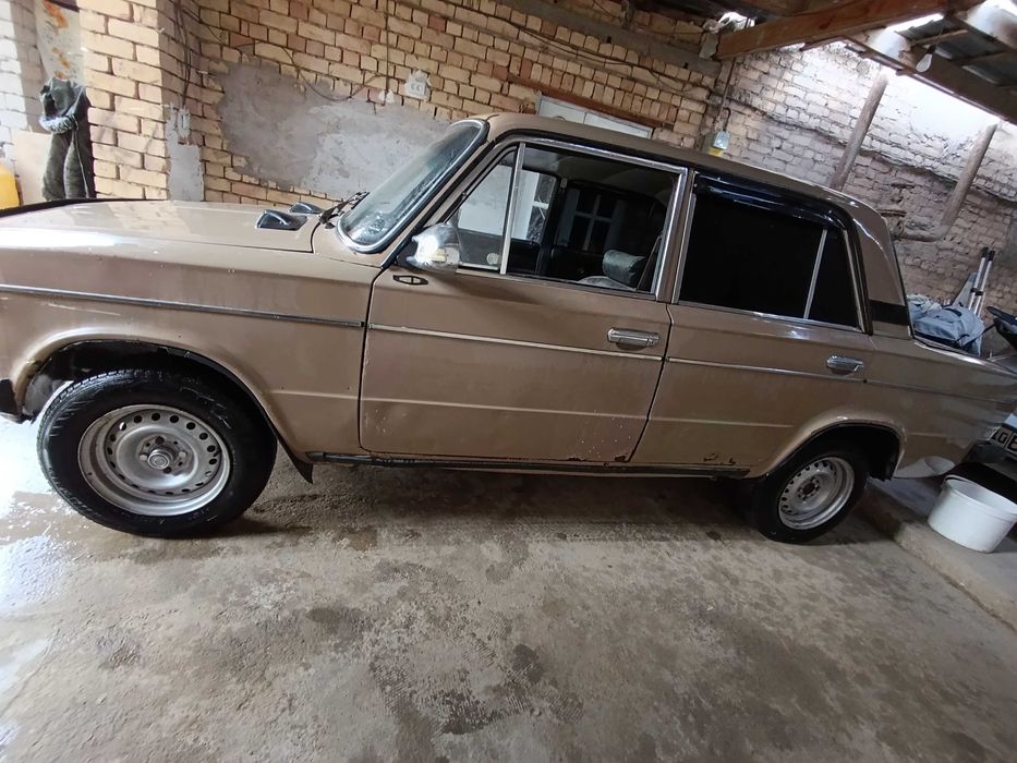 Oladiganla bosa kelib korib ustida azgina otiladigan joyi bor)