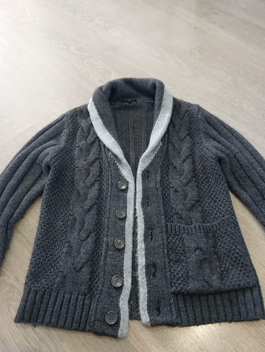 Продам вязаный джемпер