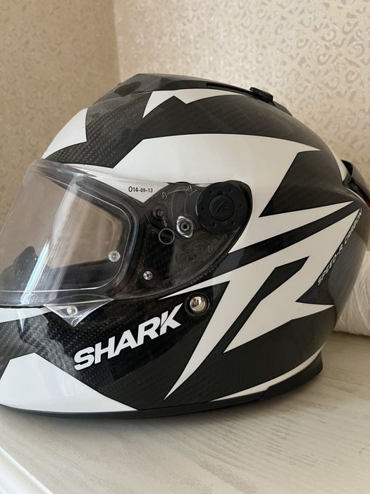Продам мотошлем Shark оригинал