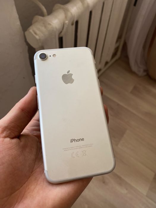 Продам айфон 7