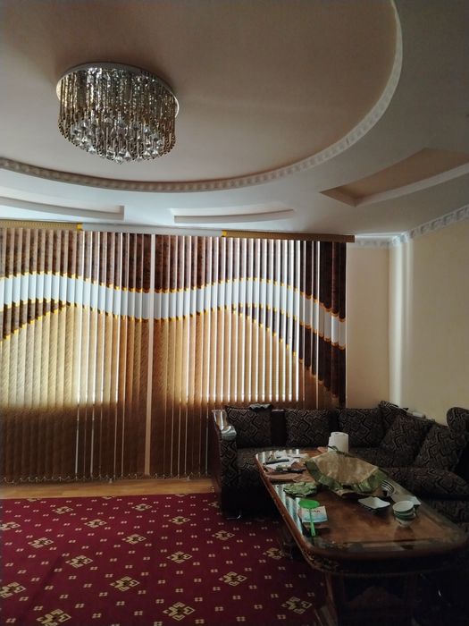 Шахар марказида 4 этажли уйни 4-этажида 4 хонали квартира сотилади.