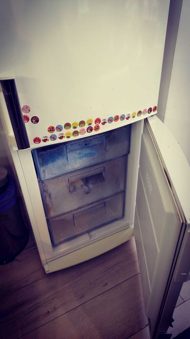 AEG хладилник с фризер