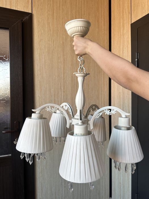 Продам люстру в отличном состочнии