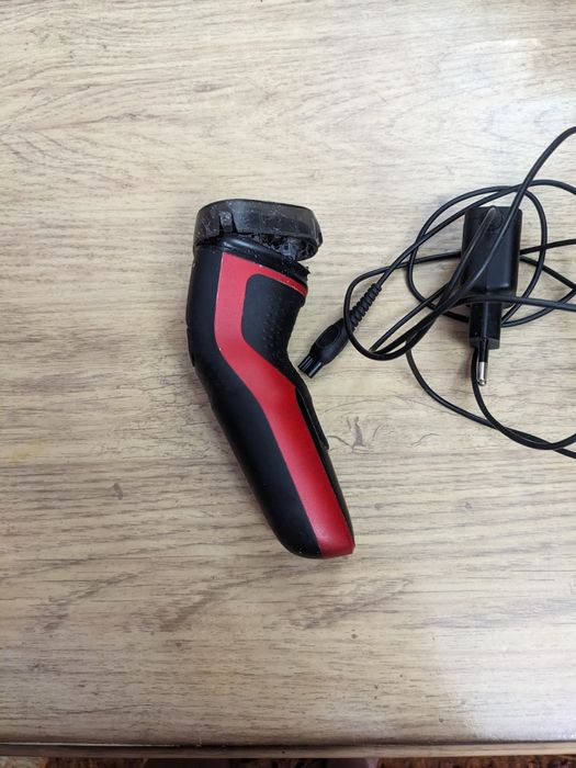 Продам электробритву б/у