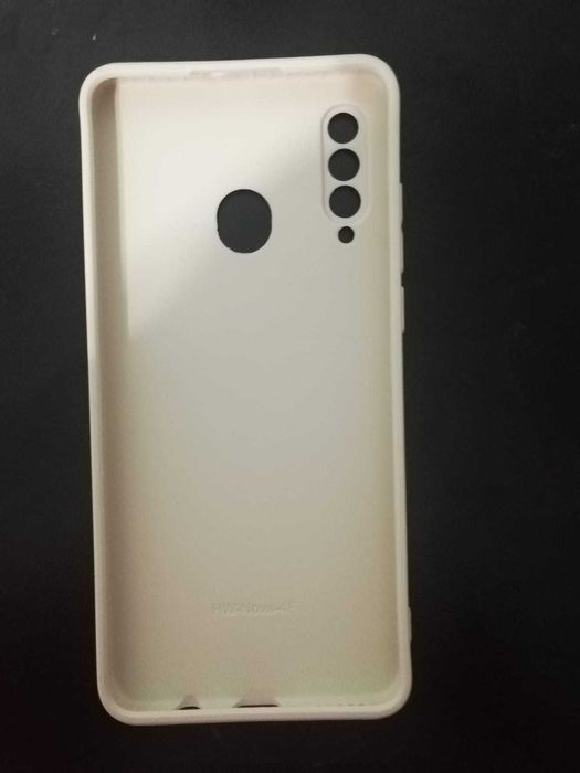 продам новый чехол от huawei 20 lite