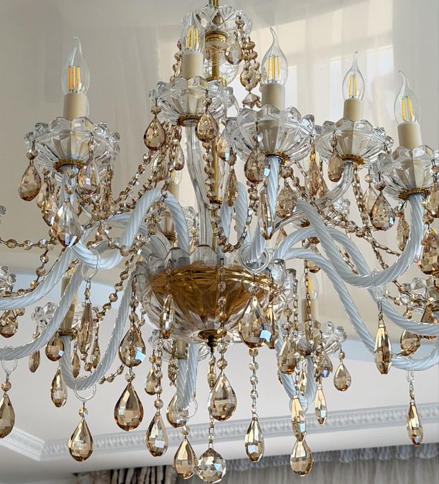 Продам хрустальную люстру