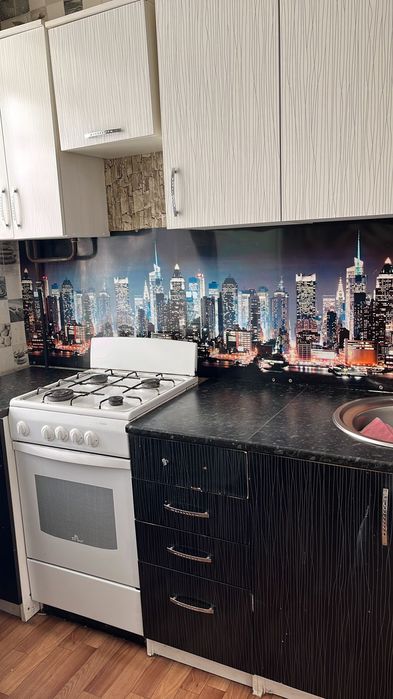 Продам 1 комнатную квартиру, Интернациональная 11