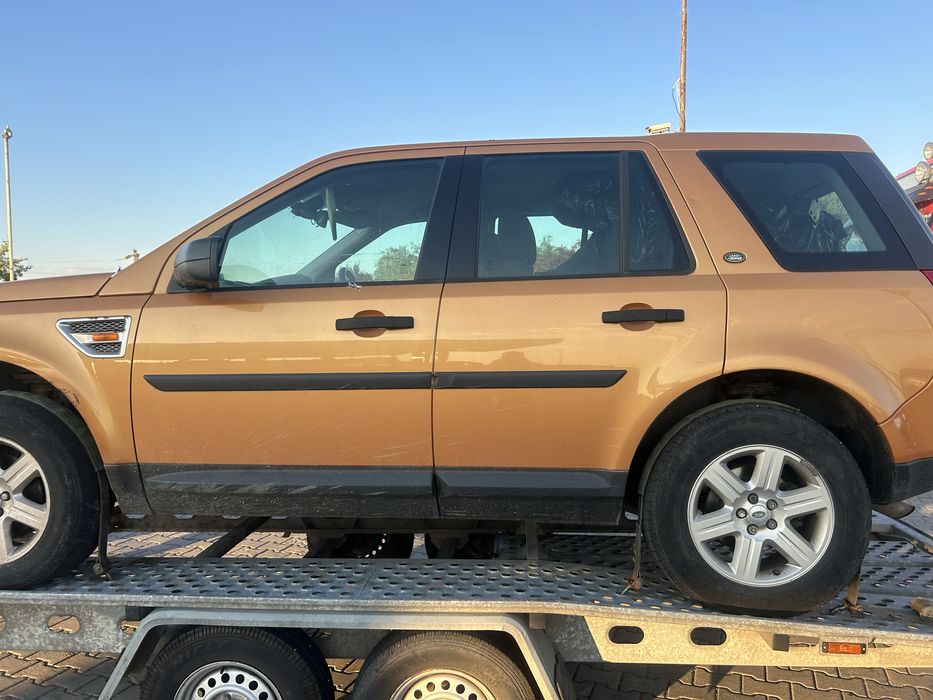 Dezmembrez land rover freelander 2 an 2008 motor 2.2 diesel