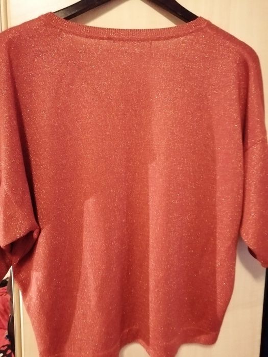 Bluza model și material deosebit mărime S(oversize)