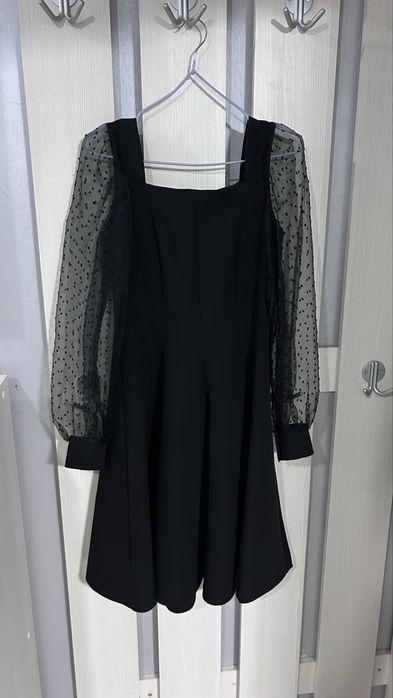 Платье черного цвета