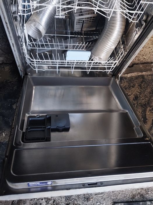 Посудомоечная машина Beko.
