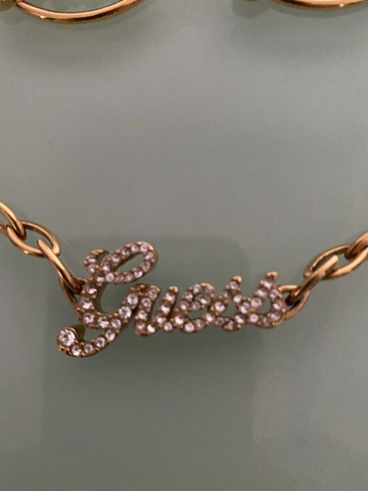 Vând Set GUESS colier și cercei