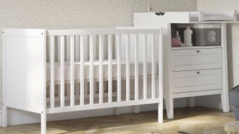 Бебшко легло и скрин с повивалник Ikea Sundvic