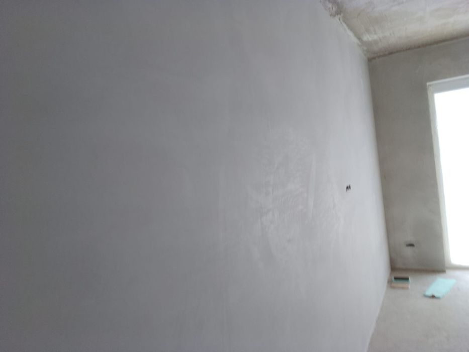 Execut tencuiala mecanizata