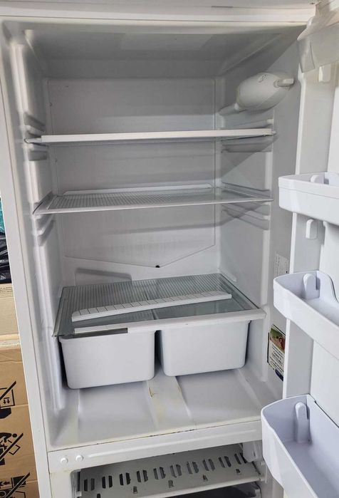 Холодильник Indesit