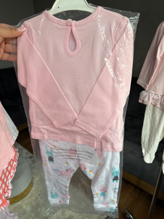 Бебешки ромпъри нови