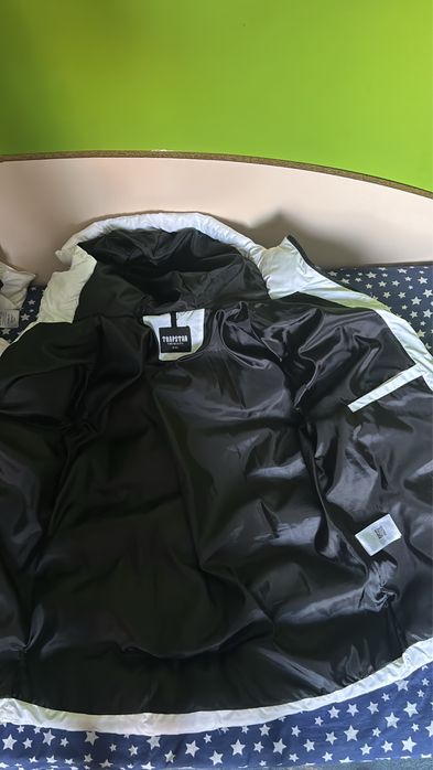 Trapstar бяло яке без забележки