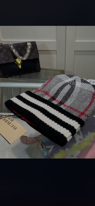 Fes Burberry model 2026, 4 modele