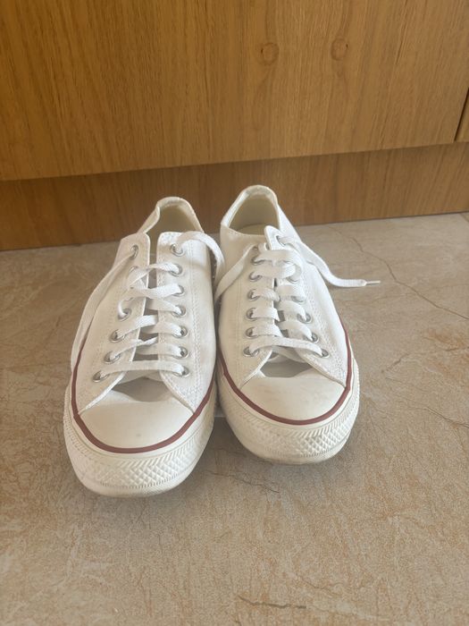 Бели кецове Converse