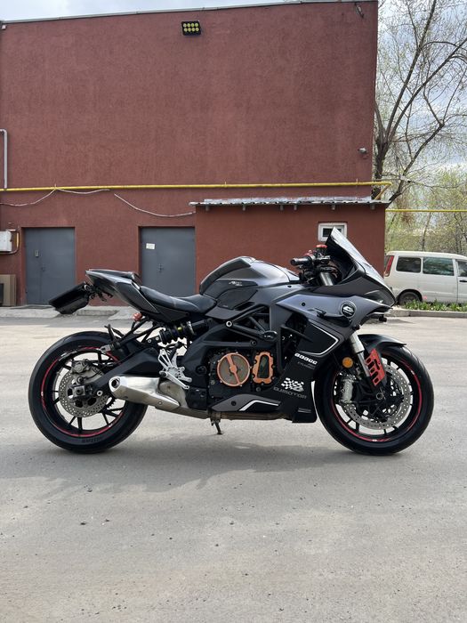 Спорт-байк  мотоцикл