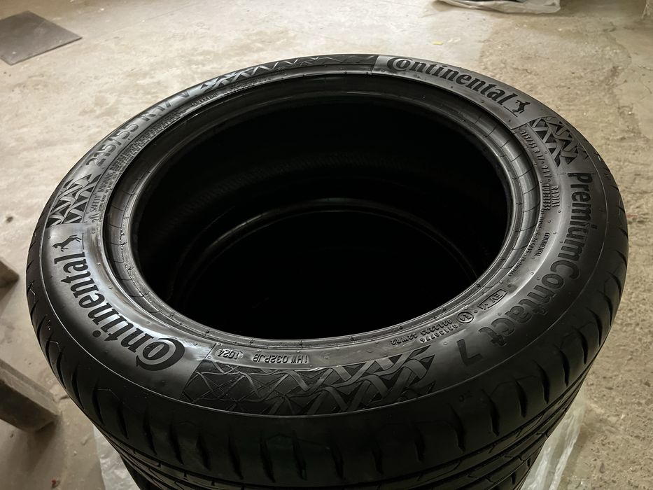 Anvelope Vara Continental PremiumContact 7 215/55 R17 94V DOT 1024