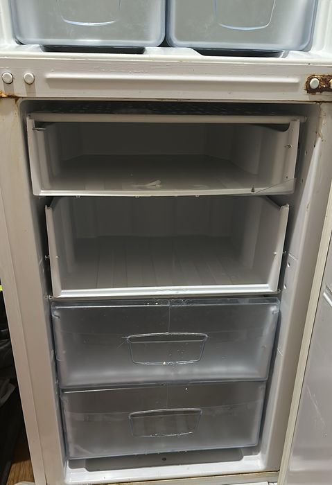 Продам холодильник