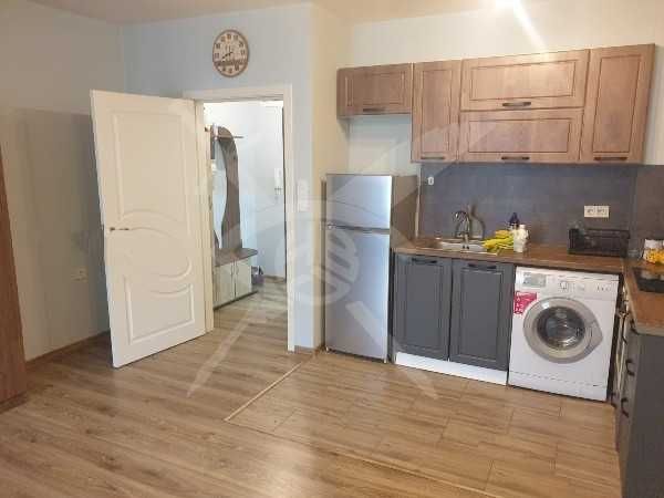 Дава се под наем едностаен апартамент в Христо Смирненски!