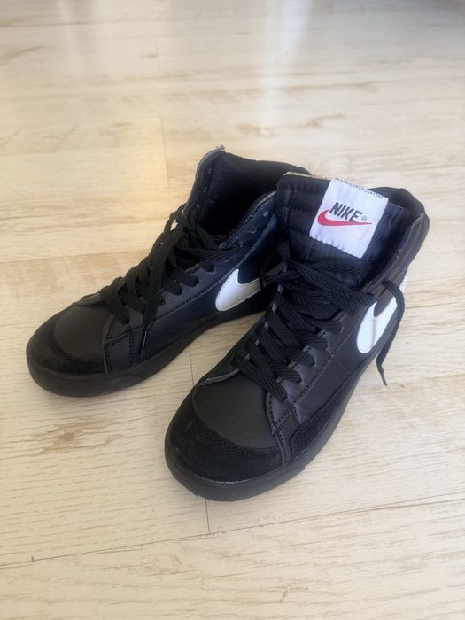 Обувь на мальчика. Бесплатно.