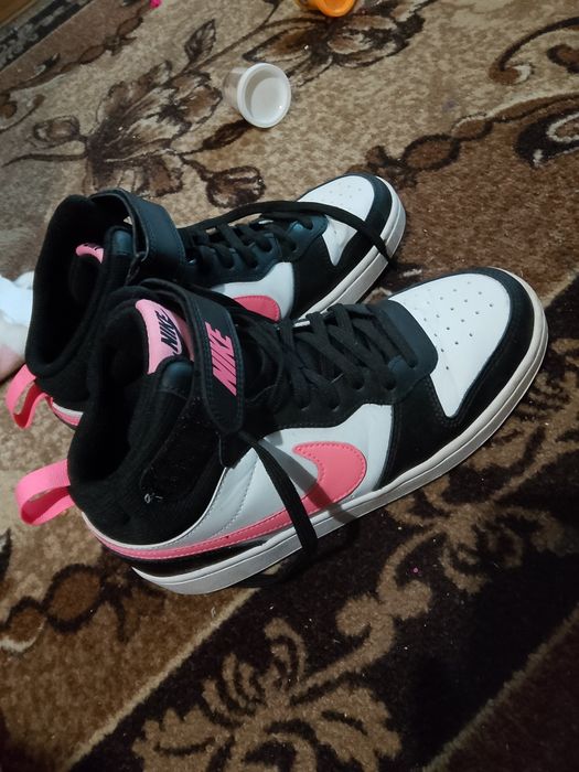 Дамски кецове Nike  Borough