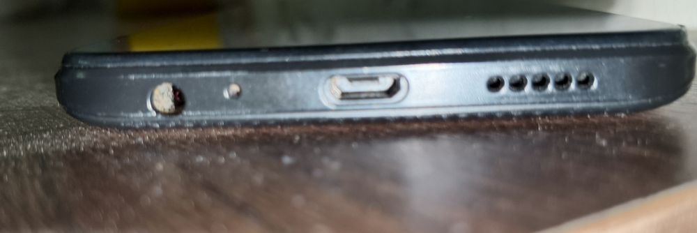 Tecno spark 8c 4+3gb/128