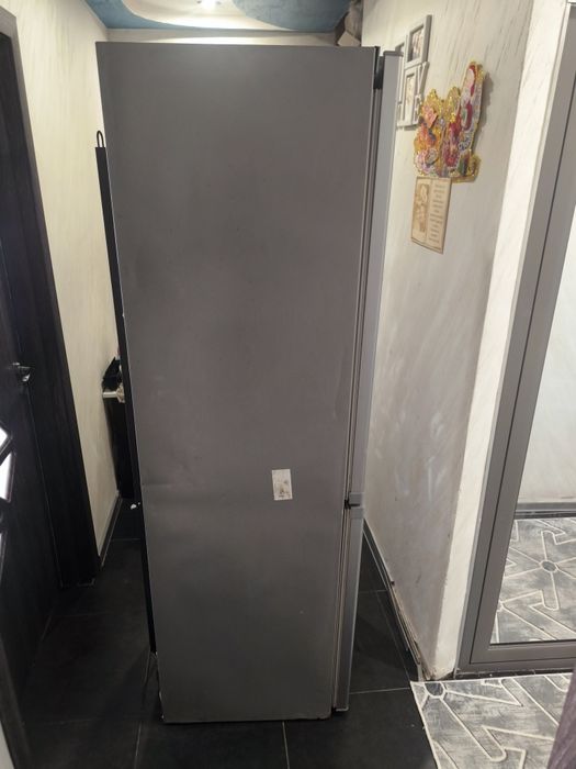 Хладилник с фризер