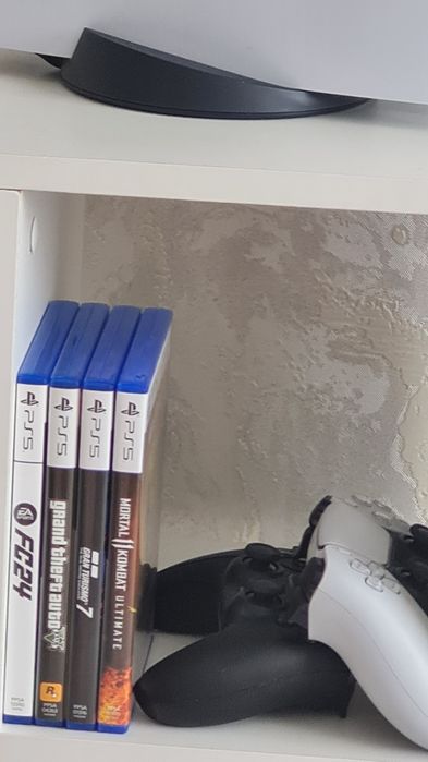 Продам Sony Playstation5 б/у