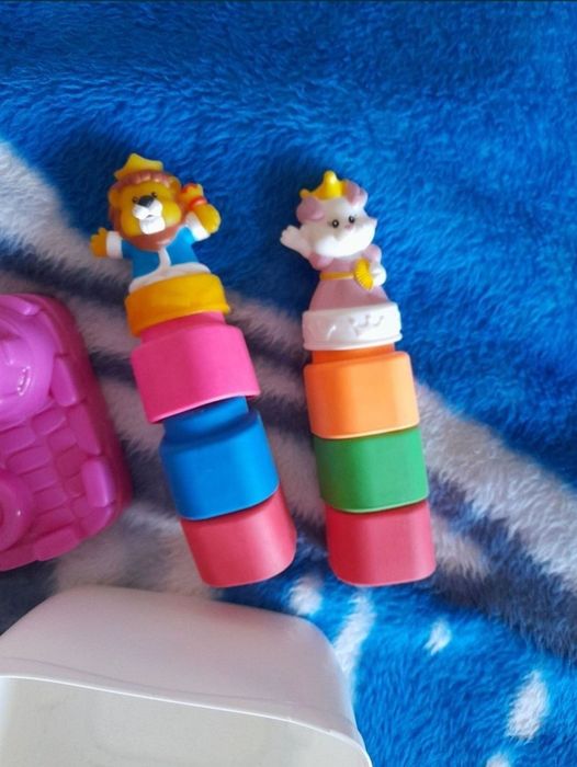 castel nou jucarie cauciuc bebe clementoni rege regina