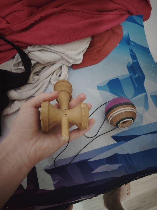 Vând kendama  sweets prime