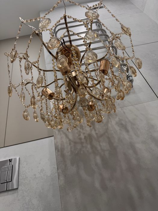 Продам люстру хрустальную