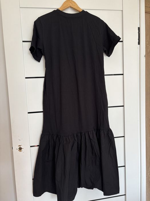 Женская платья и одежда