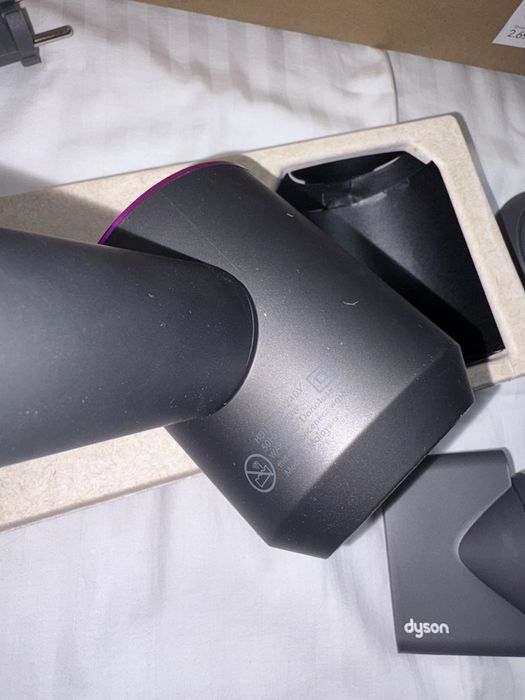 Dyson Supersonic roz rose trandafir fucsia nou feon de uscat parul