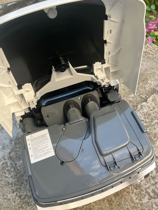 Перяща прахосмукачка Aqua Wash Bosch Series 4