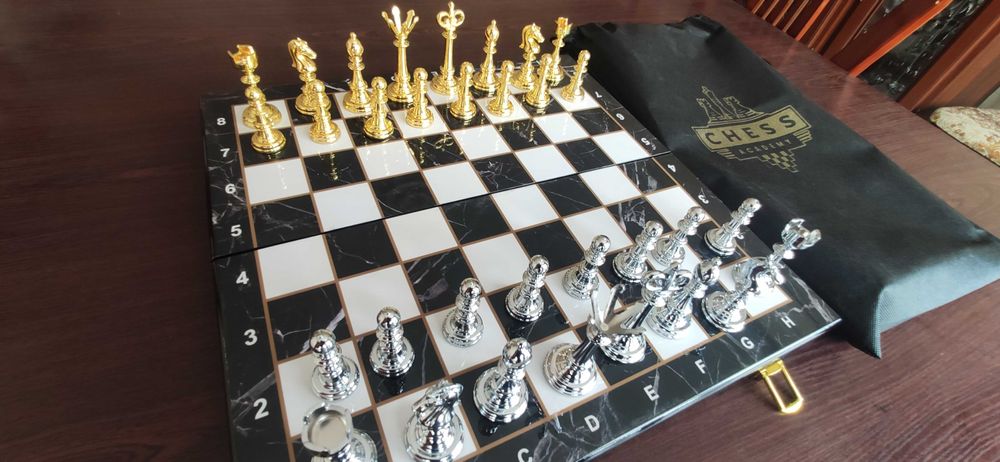 Продам шахматный набор  - 40x40 см